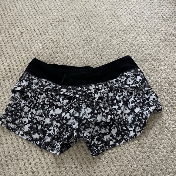 Lululemon Speed Up short - Picture 2 of 2